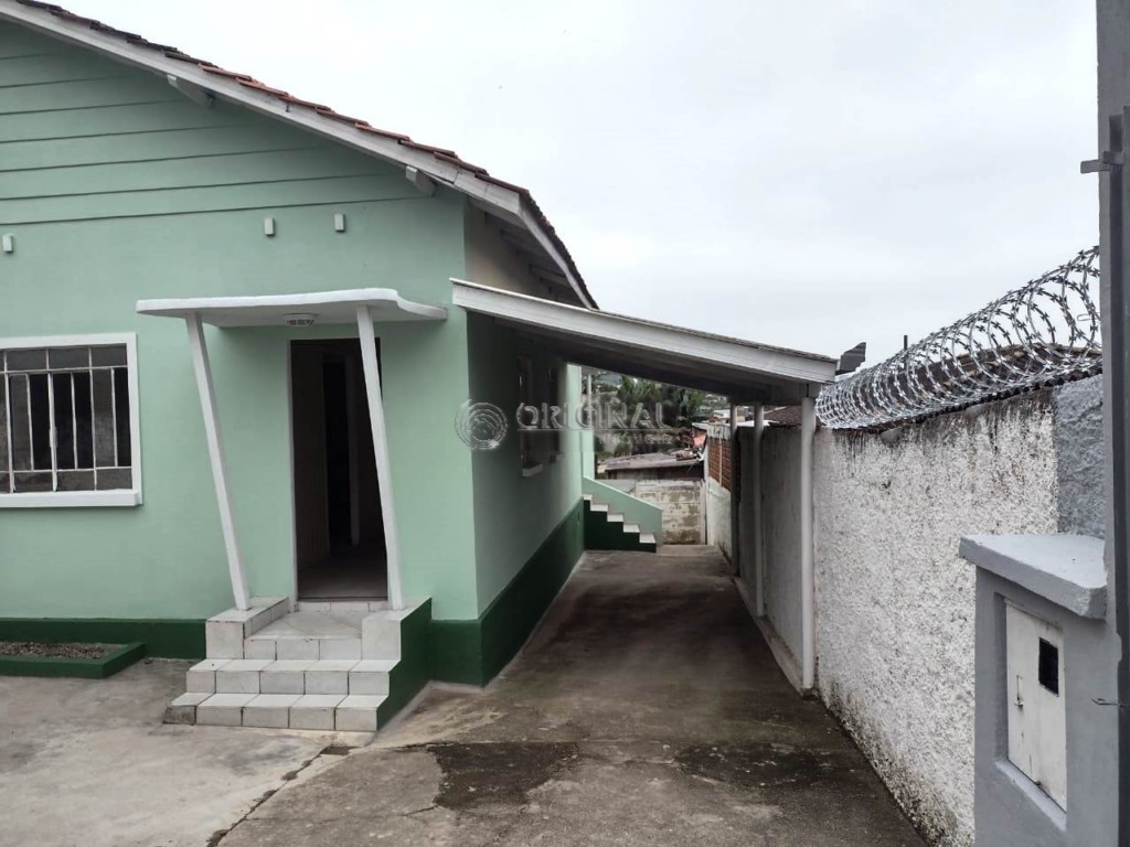 Casa Residencial para locacao no Guaira em Curitiba com 75m² por R$ 2.166,66