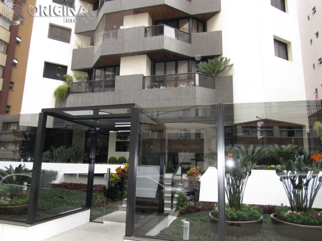 Apartamento para locacao no Agua Verde em Curitiba com 120m² por R$ 3.222,22