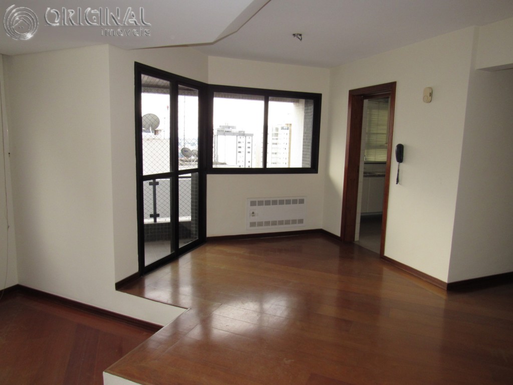 Apartamento para locacao no Agua Verde em Curitiba com 120m² por R$ 3.222,22