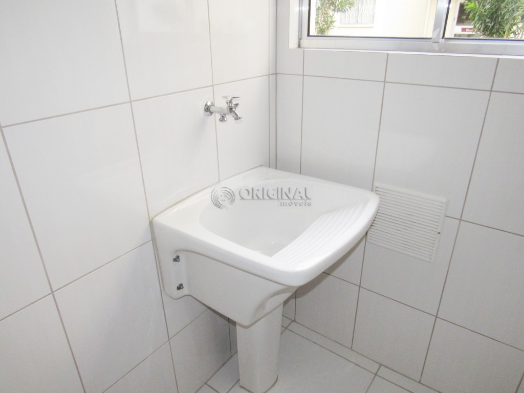 Apartamento para locacao no Santa Quiteria em Curitiba com 67m² por R$ 2.055,55