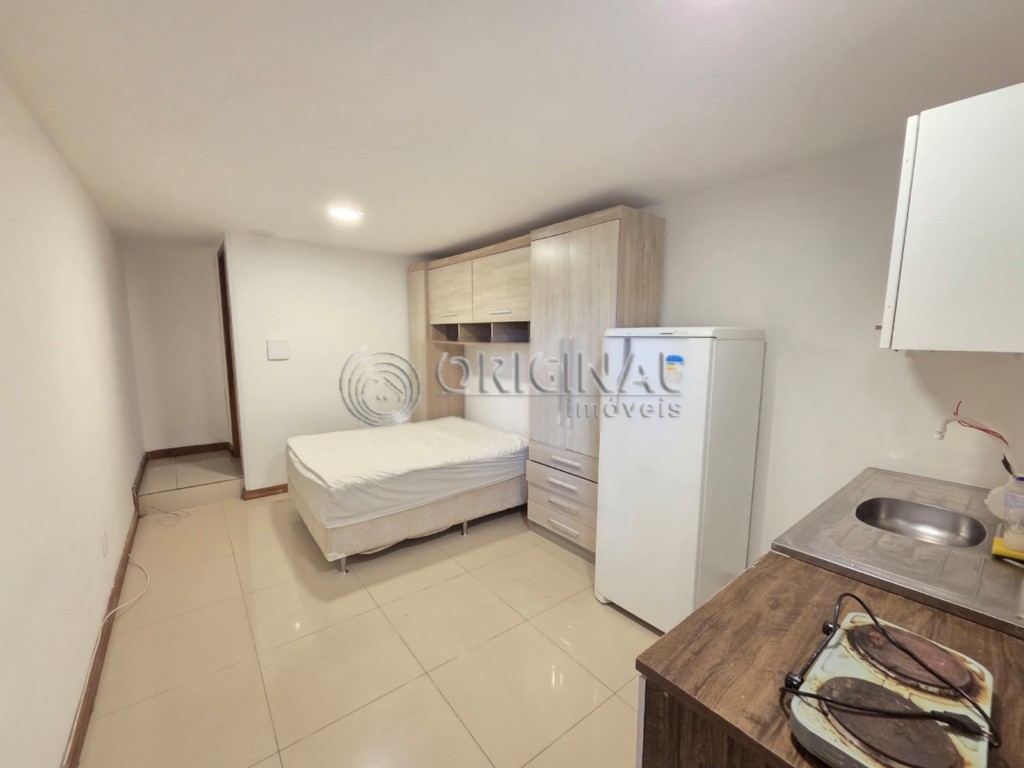 Kitinet para locacao no Cidade Industrial em Curitiba com 25m² por R$ 988,88
