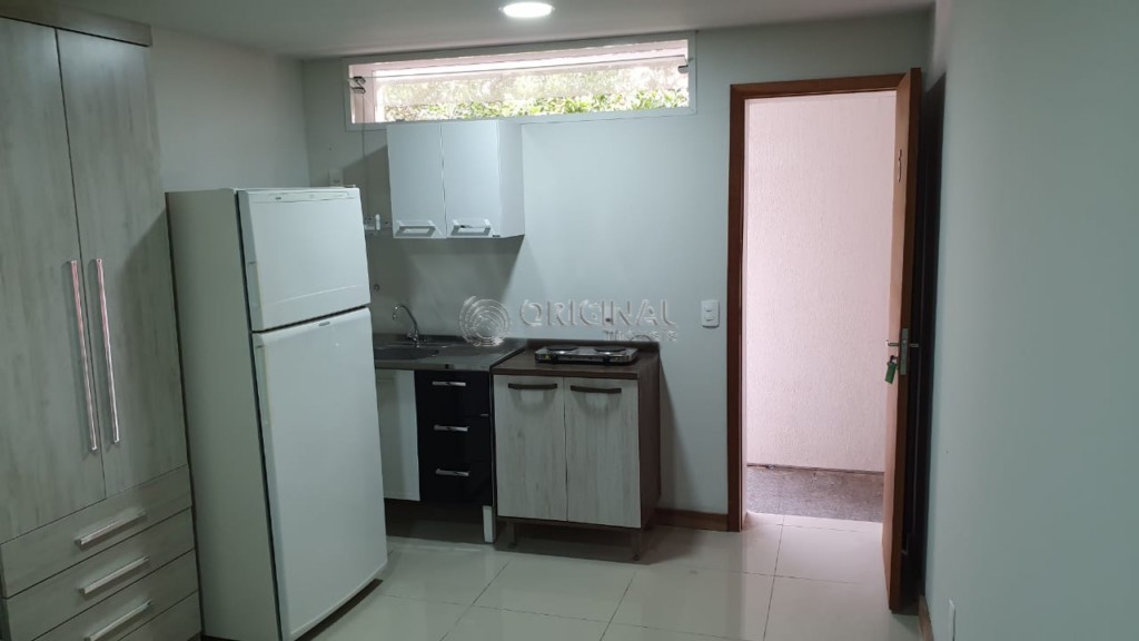 Kitinet para locacao no Campo Comprido em Curitiba com 25m² por R$ 833,33