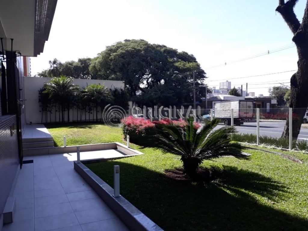 Apartamento para locacao no Agua Verde em Curitiba com 86m² por R$ 2.666,66