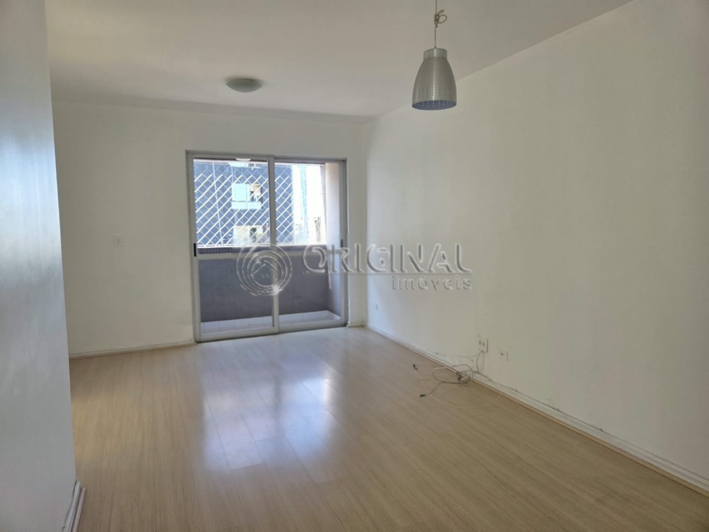 Apartamento para locacao no Agua Verde em Curitiba com 86m² por R$ 2.666,66