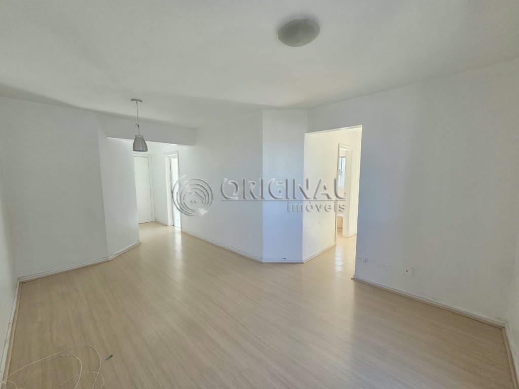 Apartamento para locacao no Agua Verde em Curitiba com 86m² por R$ 2.666,66