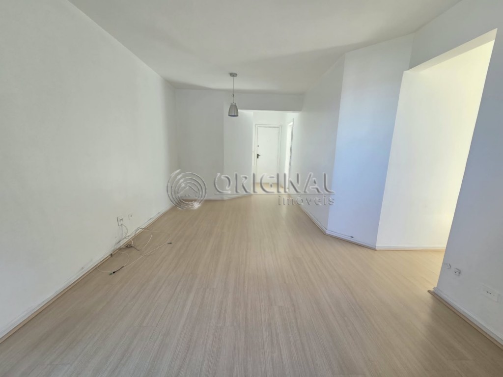 Apartamento para locacao no Agua Verde em Curitiba com 86m² por R$ 2.666,66