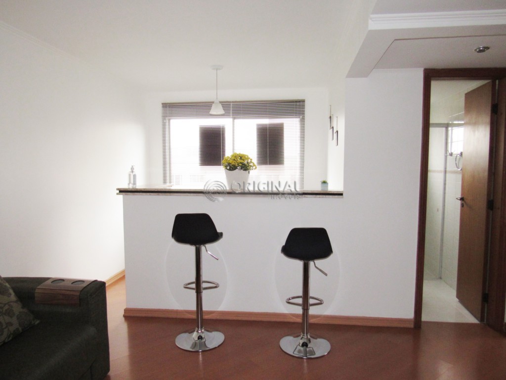 Apartamento para locacao no Juveve em Curitiba com 39m² por R$ 2.222,22