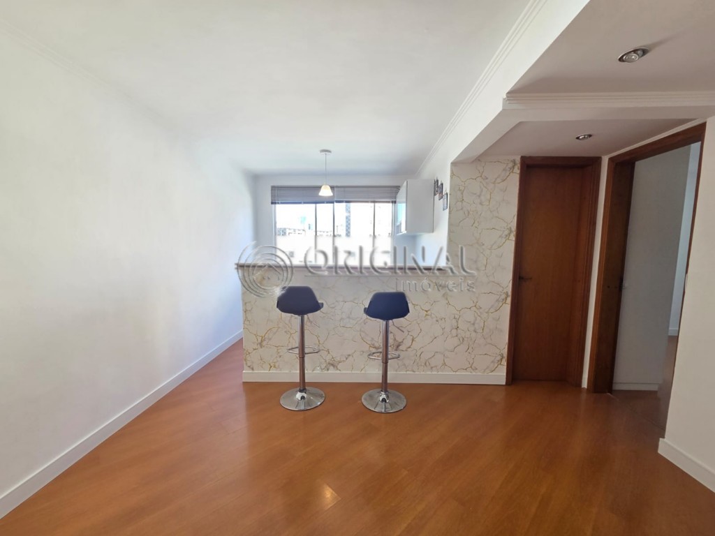 Apartamento para locacao no Juveve em Curitiba com 39m² por R$ 2.222,22
