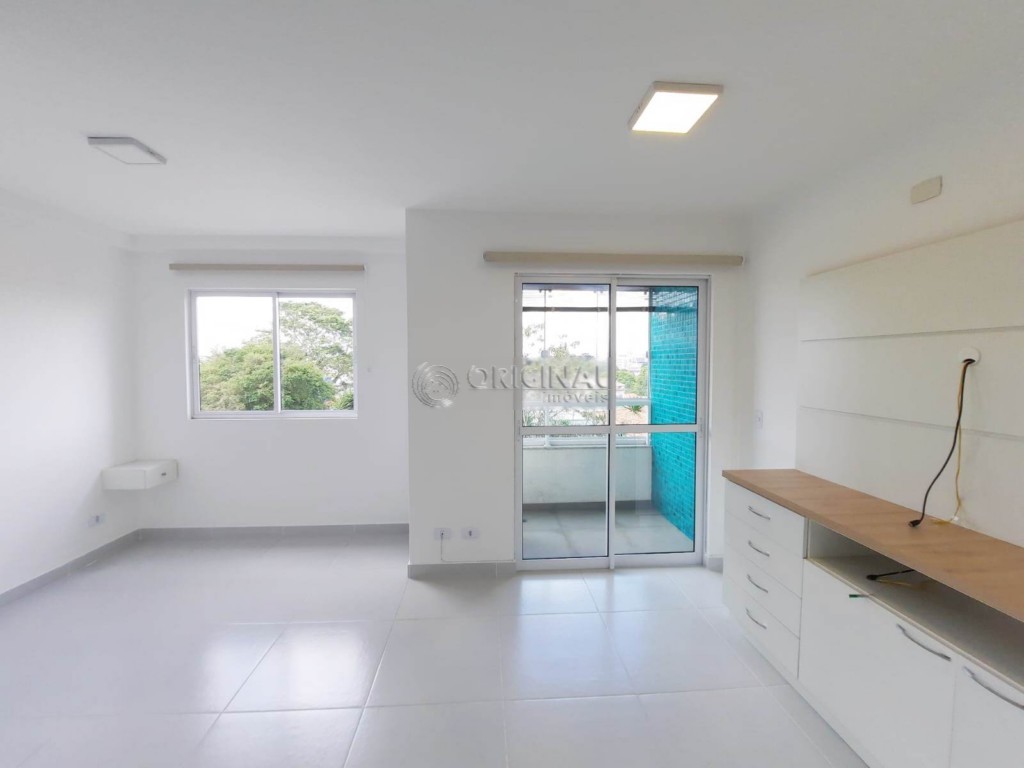 Apartamento para locacao no Bom Retiro em Curitiba com 40m² por R$ 2.200,00