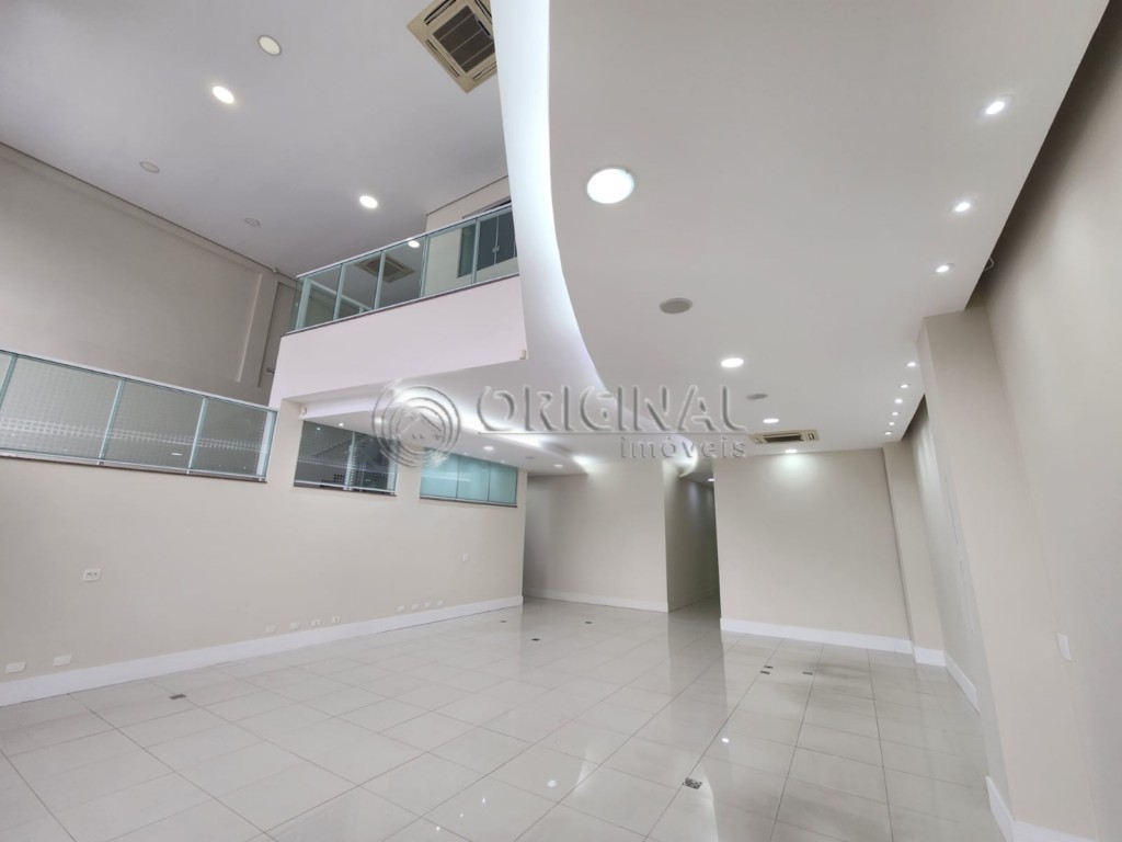 Loja para locacao no Seminario em Curitiba com 740m² por R$ 30.000,00