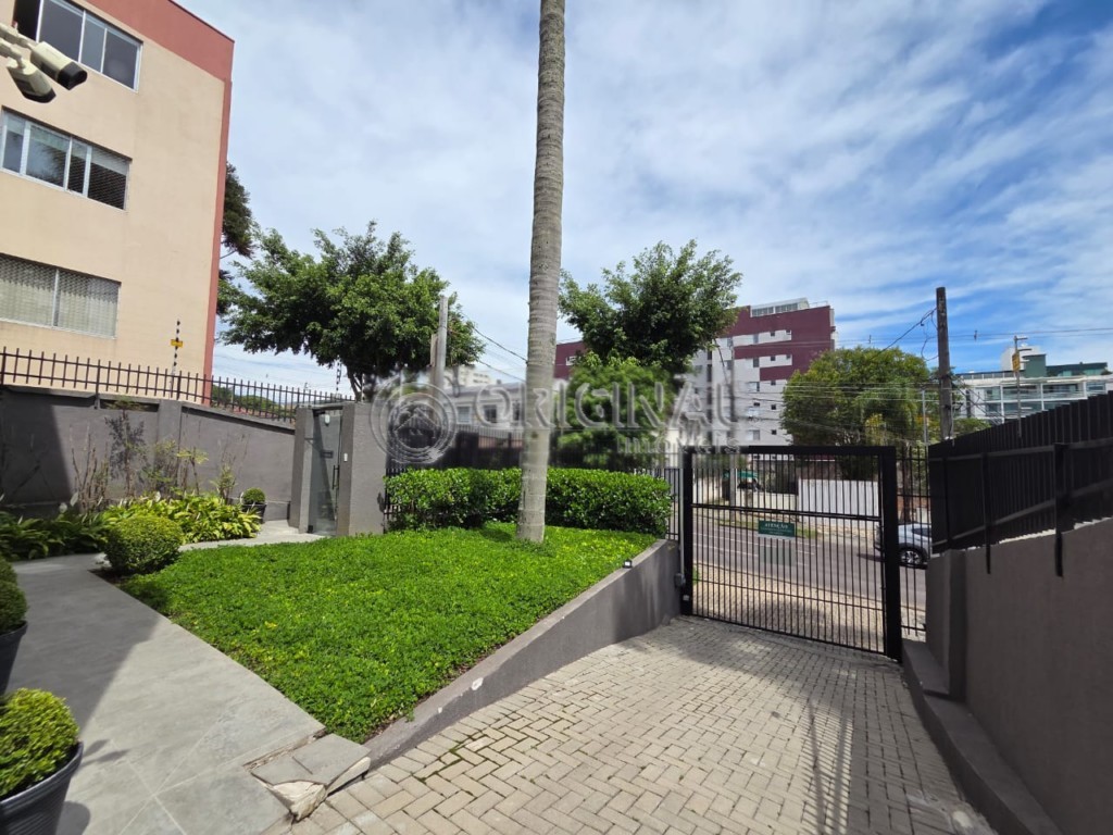 Apartamento para locacao no Bigorrilho em Curitiba com 55m² por R$ 2.100,00