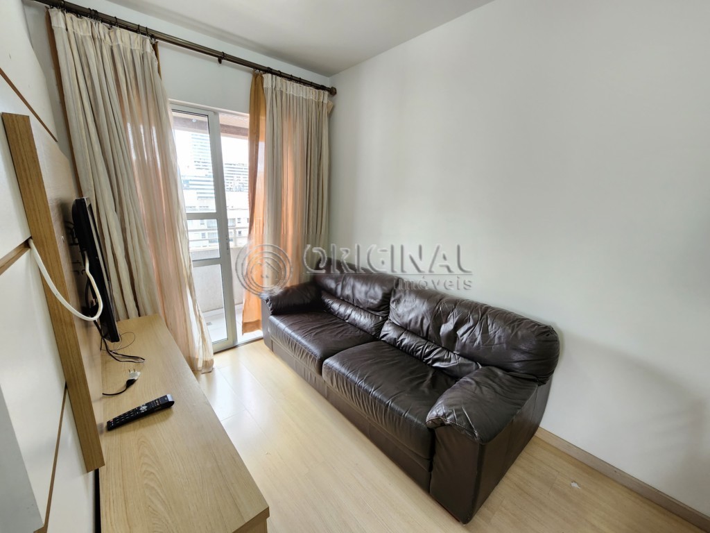 Apartamento para locacao no Centro em Curitiba com 56m² por R$ 3.222,22