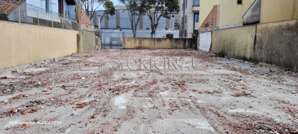 Terreno no Bacacheri em Curitiba Terreno para venda no Bacacheri em Curitiba com 268m² por R$ 1.350.000,00