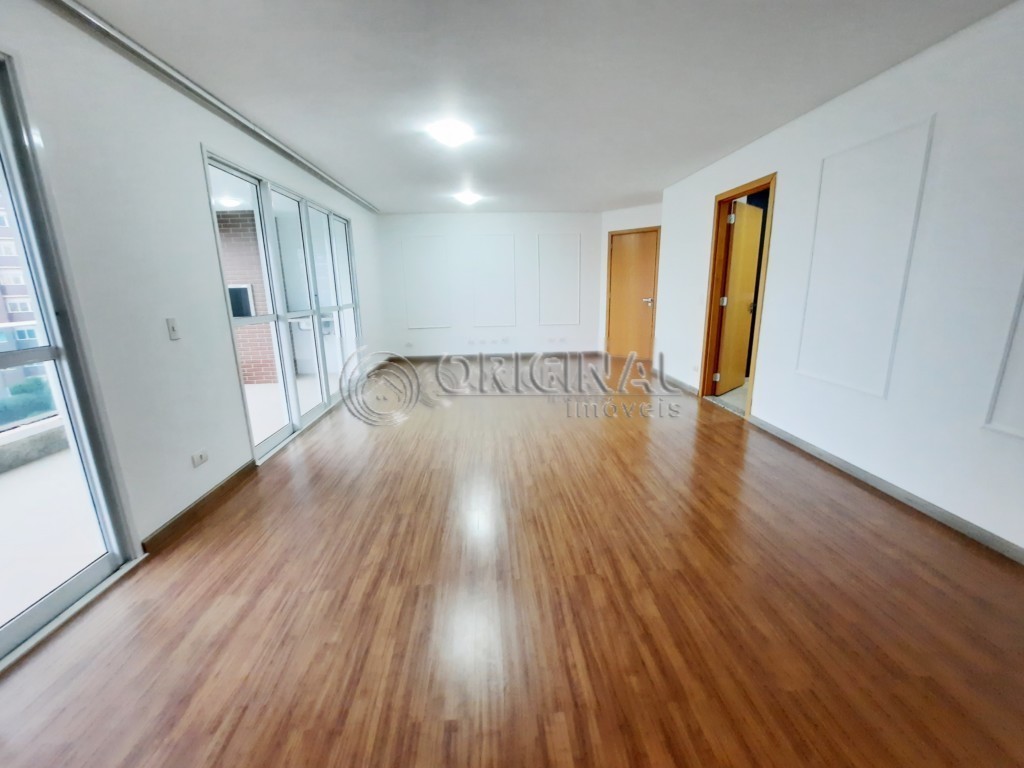 Apartamento para locacao no Ecoville em Curitiba com 179m² por R$ 7.555,55