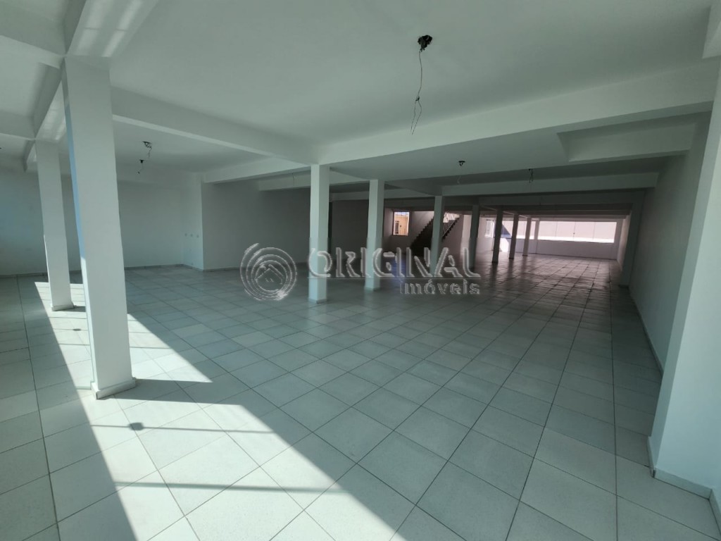 Cjto Comercial_sala para locacao no Centro em Colombo com 273m² por R$ 7.777,77