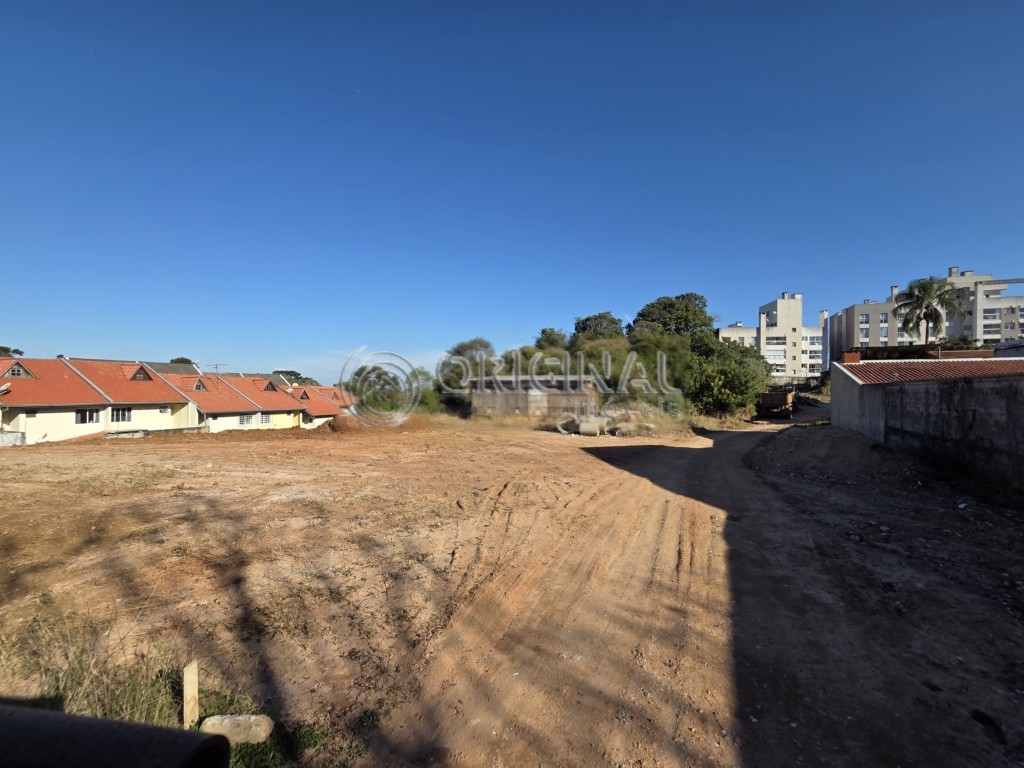 Terreno para locacao no Santo Inacio em Curitiba com 1,600m² por R$ 8.333,33