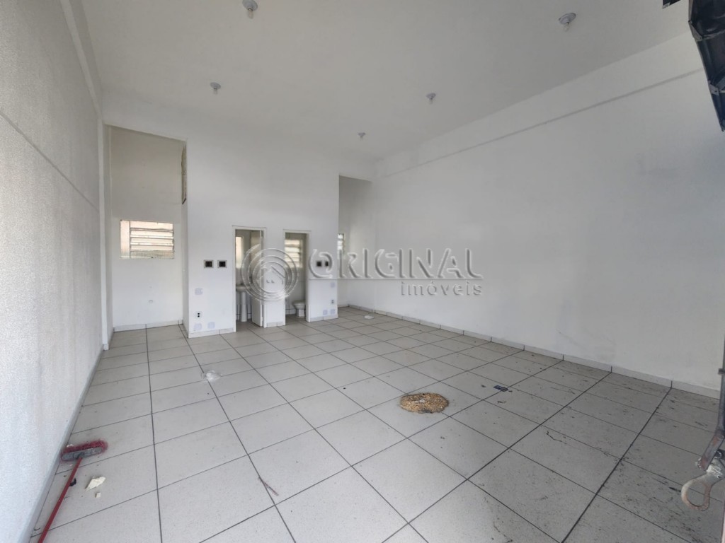 Loja para locacao no Osasco em Colombo com 0m² por R$ 4.333,33