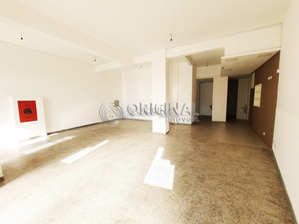 Loja para locacao no Capao Raso em Curitiba com 100m² por R$ 3.888,88