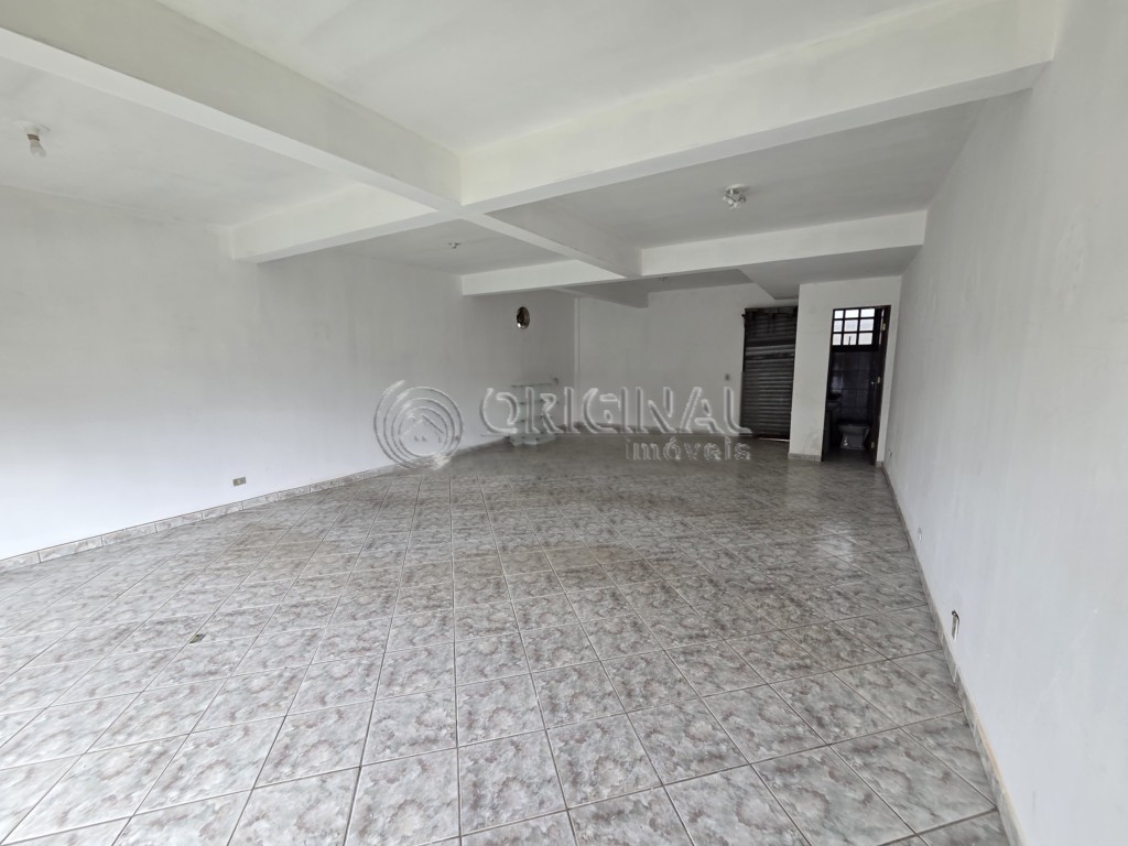 Loja para locacao no Orleans em Curitiba com 60m² por R$ 3.666,66