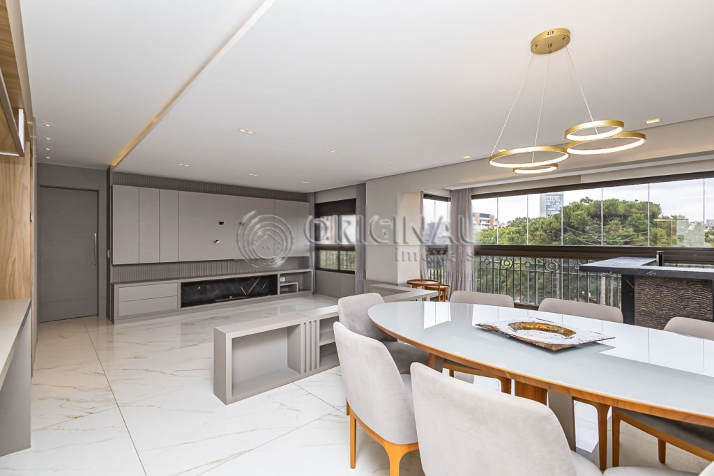 Apartamento para locacao no Centro em Curitiba com 170m² por R$ 8.888,88