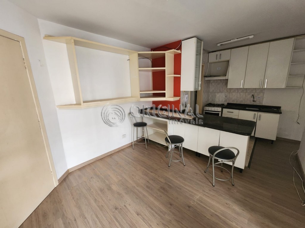 Apartamento para locacao no Centro em Curitiba com 52m² por R$ 1.877,77