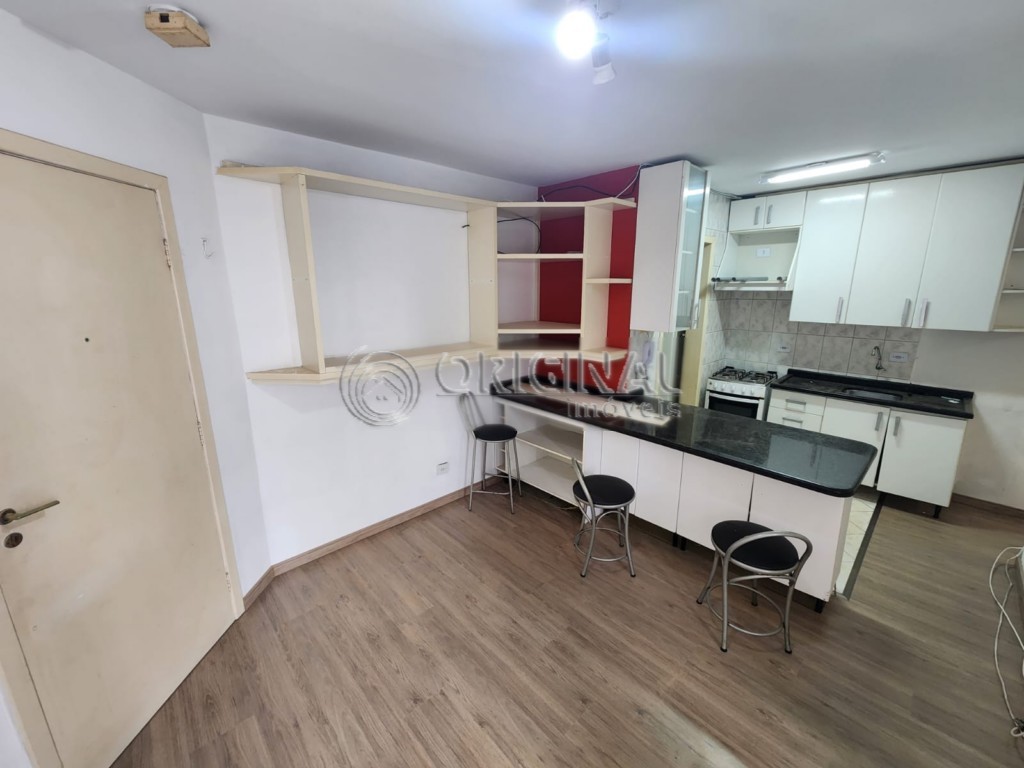 Apartamento para locacao no Centro em Curitiba com 52m² por R$ 1.877,77
