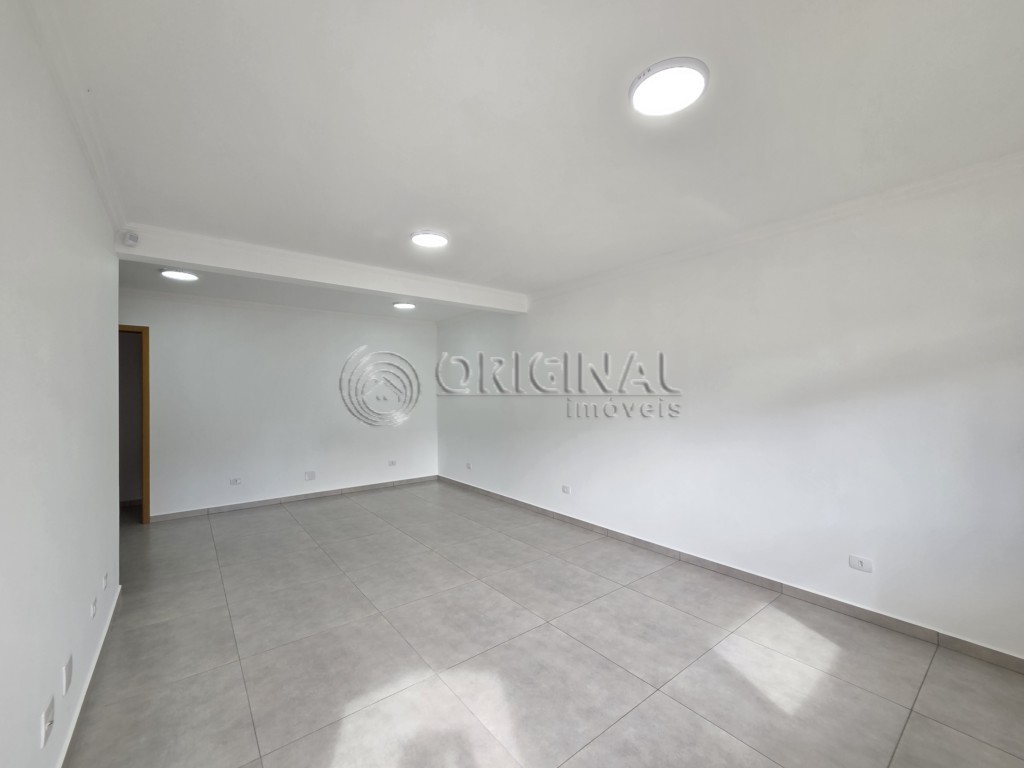 Sobrado para locacao no Orleans em Curitiba com 133m² por R$ 5.111,11
