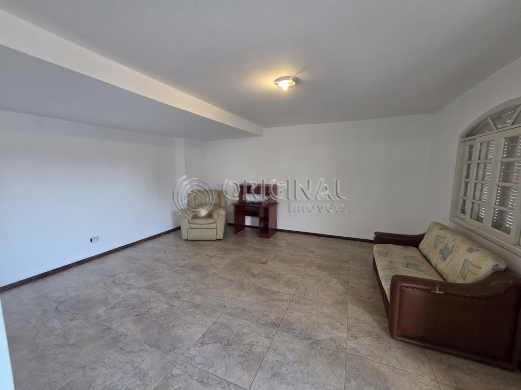 Casa Residencial para locacao no Sao Lourenco em Curitiba com 260m² por R$ 5.888,88