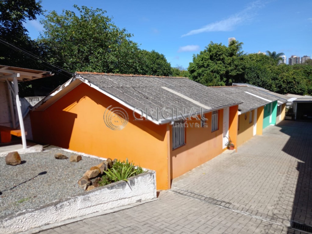 Casa para alugar em Campina Do Siqueira, Curitiba — Portal Chave Fácil