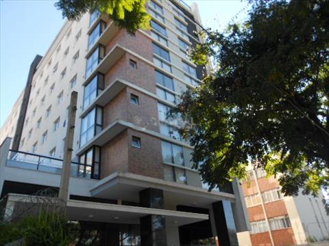 Apartamento para locacao no Reboucas em Curitiba com 30m² por R$ 2.000,00