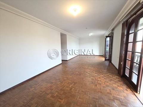 Casa Residencial para locacao no Orleans em Curitiba com 146m² por R$ 3.333,33