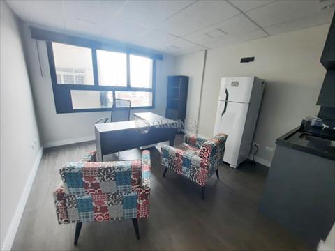 Cjto Comercial_sala para locacao no Centro em Curitiba com 32m² por R$ 722,22