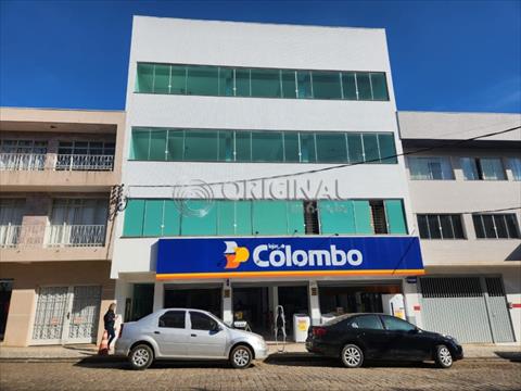 Cjto Comercial_sala para locacao no Centro em Colombo com 273m² por R$ 7.777,77
