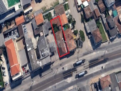 Terreno para venda no Capao Raso em Curitiba com 452m² por R$ 1.400.000,00