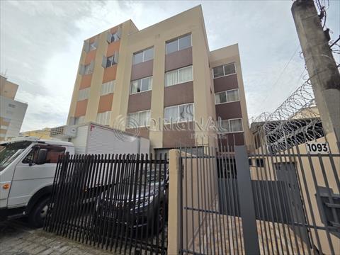 Apartamento para locacao no Centro em Curitiba com 70m² por R$ 1.833,33