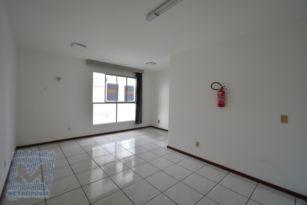 Sala para locacao no Estreito em Florianopolis com 34,33m² por R$ 1.600,00