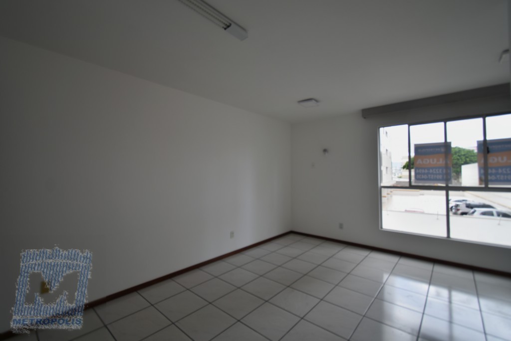 Sala para locacao no Estreito em Florianopolis com 34,33m² por R$ 1.500,00