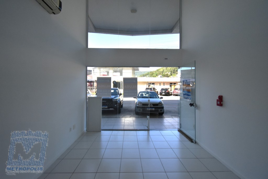 Loja para locacao no Corrego Grande em Florianopolis com 45,75m² por R$ 2.500,00
