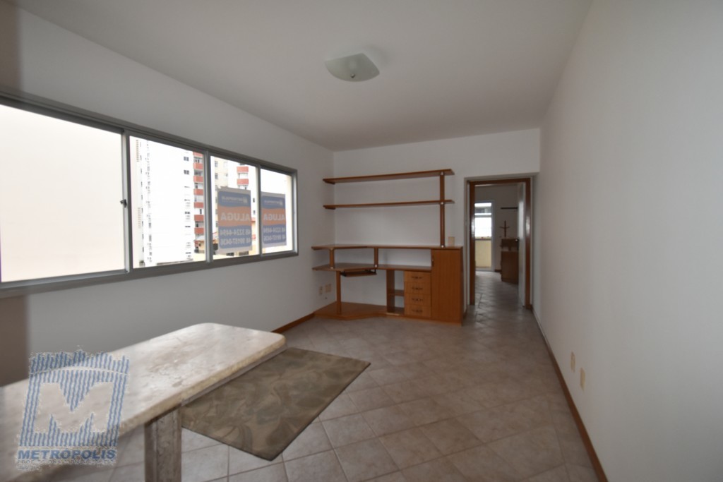Apartamento para locacao no Centro em Florianopolis com 64,31m² por R$ 2.300,00