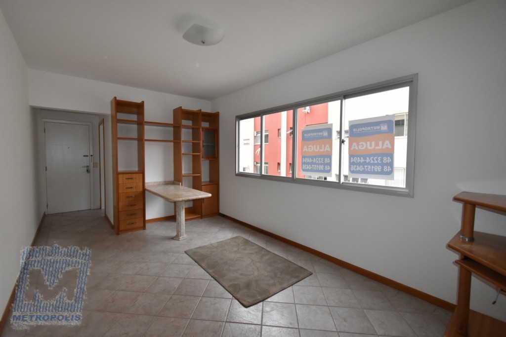 Apartamento para locacao no Centro em Florianopolis com 64,31m² por R$ 2.300,00