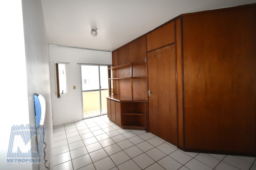 Apartamento para locacao no Centro em Florianopolis com 32,82m² por R$ 1.900,00