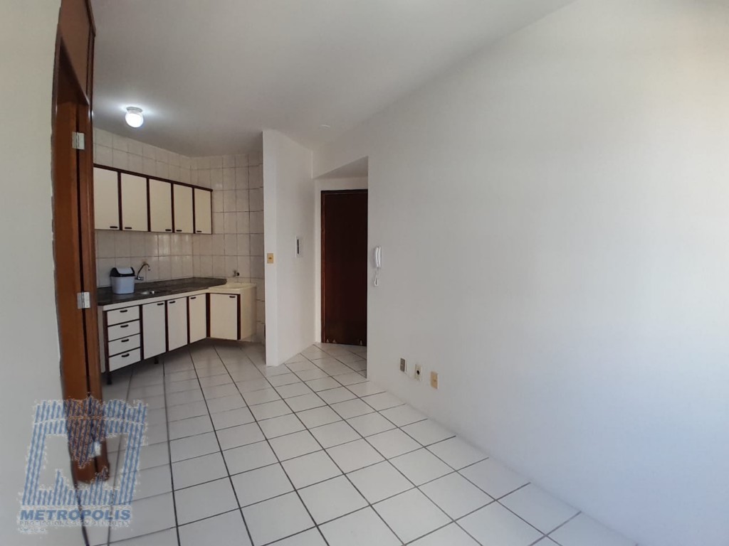 Apartamento para locacao no Centro em Florianopolis com 32,82m² por R$ 1.900,00
