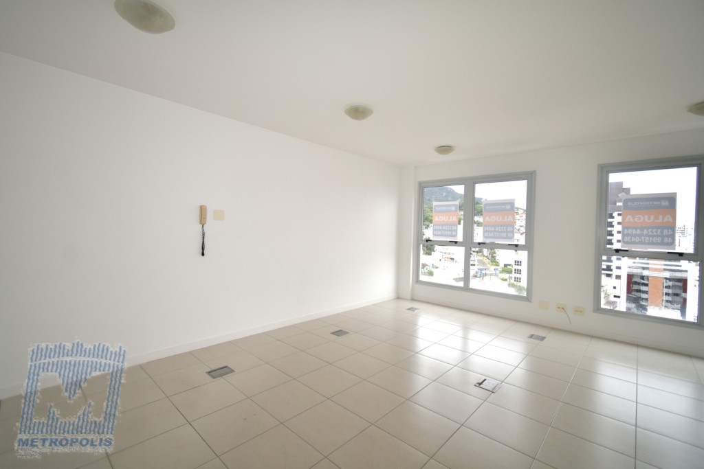 Sala para locacao no Trindade em Florianopolis com 38,31m² por R$ 2.480,00