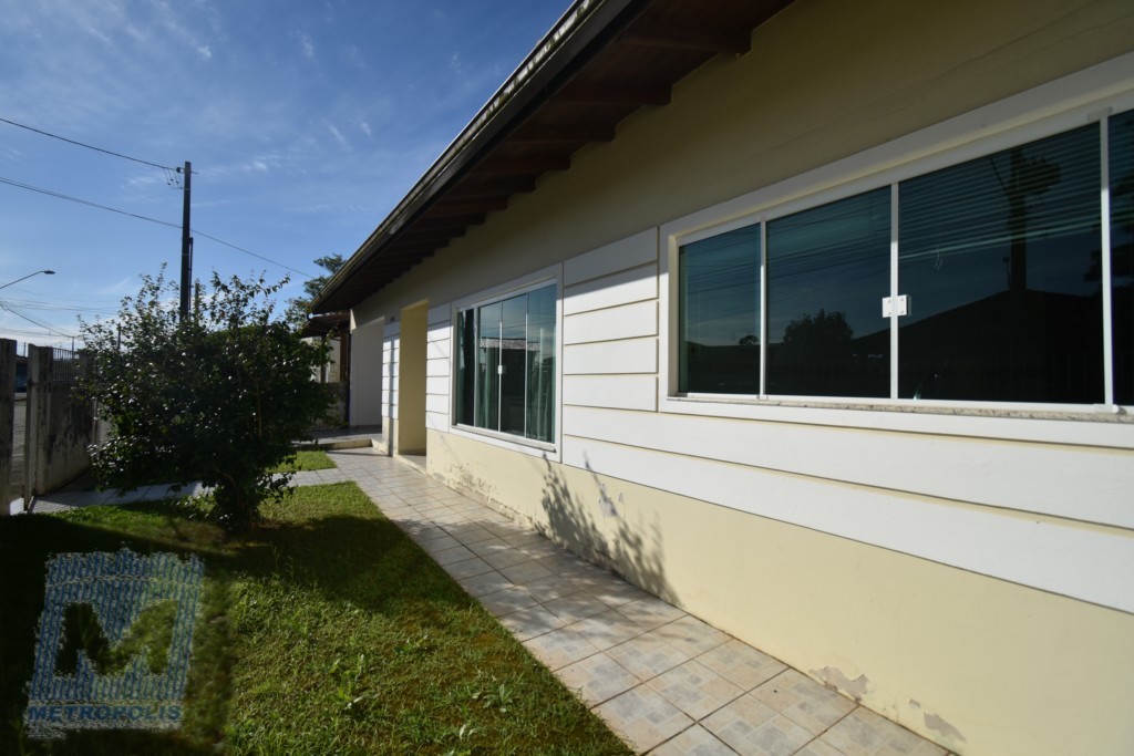 Casa Residencial para locacao no Carianos em Florianopolis com 156,42m² por R$ 4.500,00