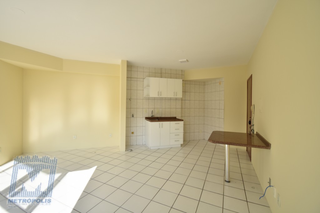 Apartamento para locacao no Centro em Florianopolis com 32,67m² por R$ 1.800,00