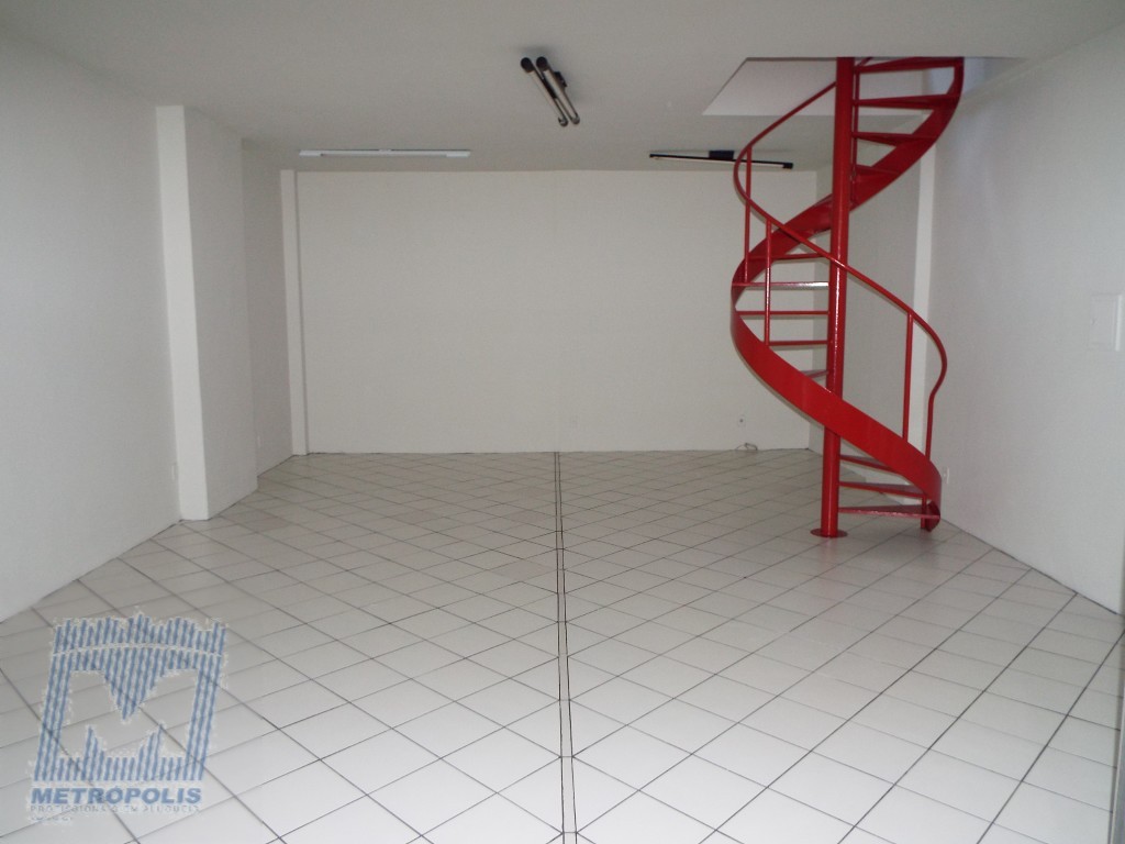 Loja para locacao no Centro em Florianopolis com 65,43m² por R$ 1.400,00