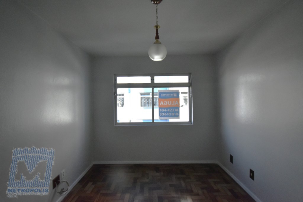 Apartamento para locacao no Estreito em Florianopolis com 43,97m² por R$ 2.300,00