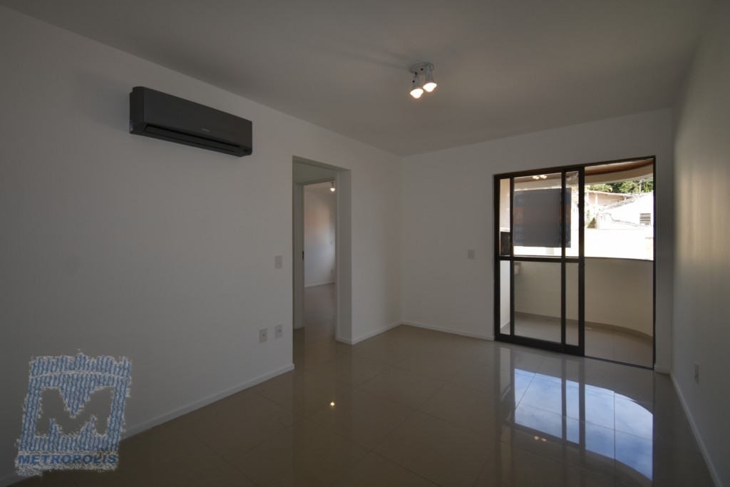 Apartamento para locacao no Pantanal em Florianopolis com 61,52m² por R$ 3.200,00