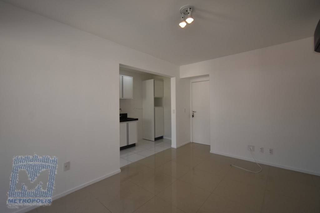 Apartamento para locacao no Pantanal em Florianopolis com 61,52m² por R$ 3.200,00