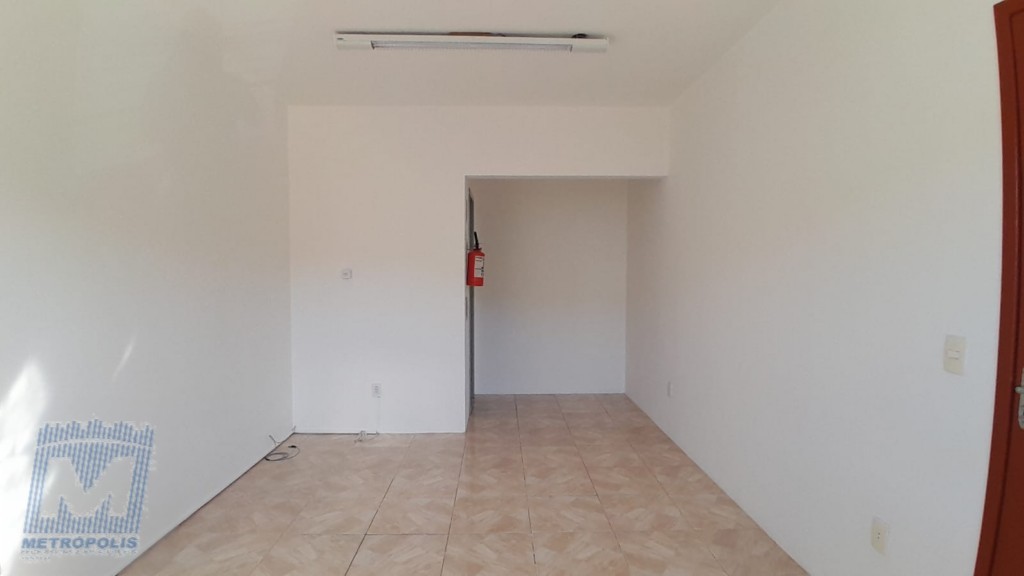 Sala para locacao no Santa Monica em Florianopolis com 16,55m² por R$ 1.500,00